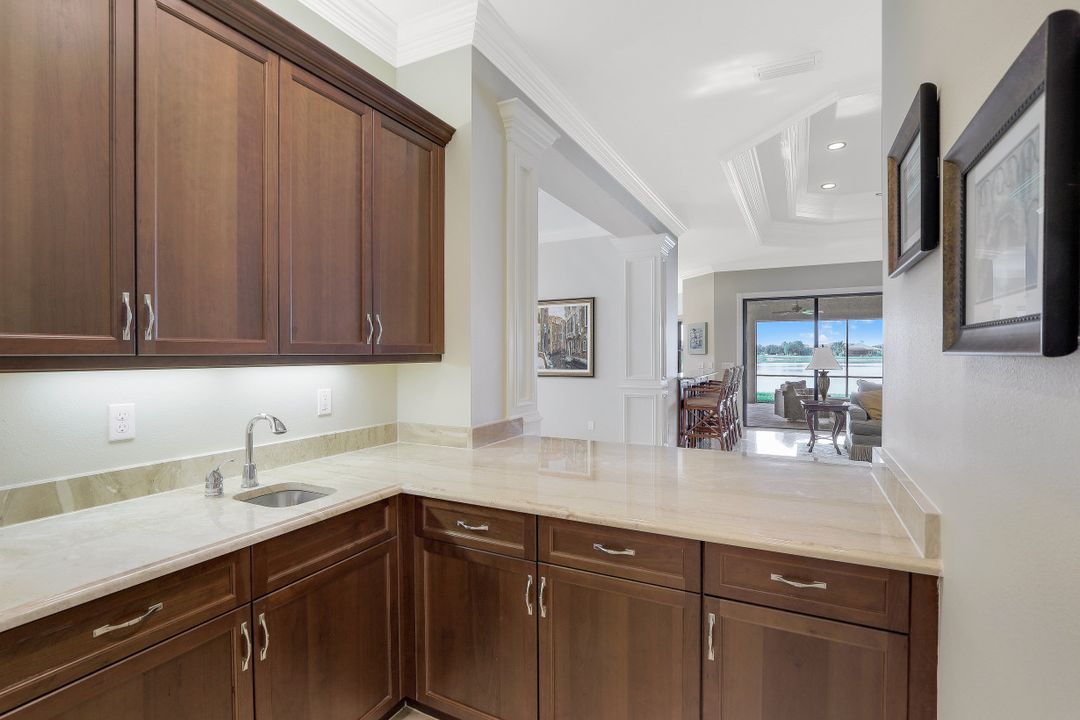 2915 Cinnamon Bay Cir, Naples, FL 34119