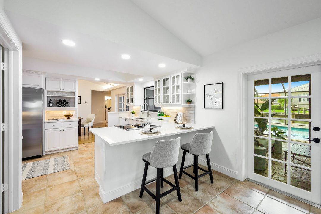 438 Lagoon Ave, Naples, FL 34108