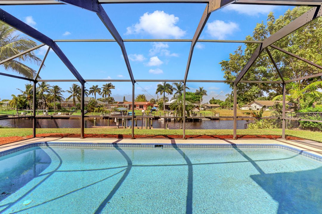 1121 SE 21st St, Cape Coral, FL 33990