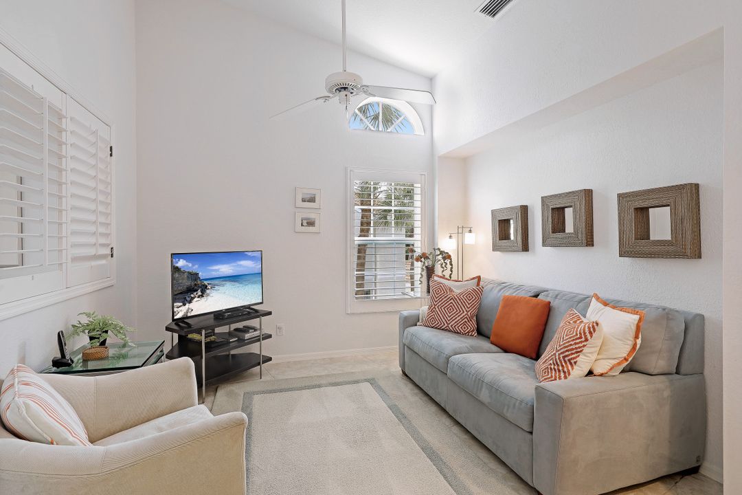 8345 Excalibur Cir #M-12, Naples, FL 34108