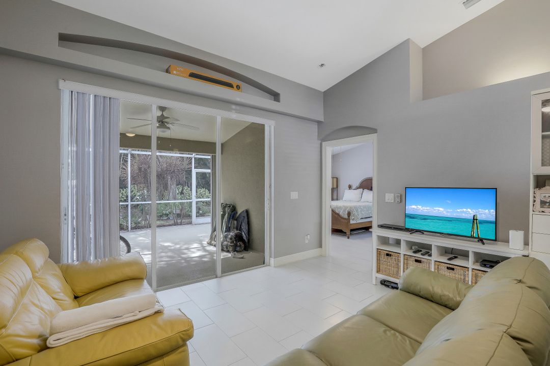 8511 Ibis Cove Cir, Naples, FL 34119