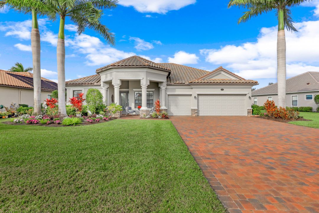 10153 Biscayne Bay Ln, Naples, FL 34120