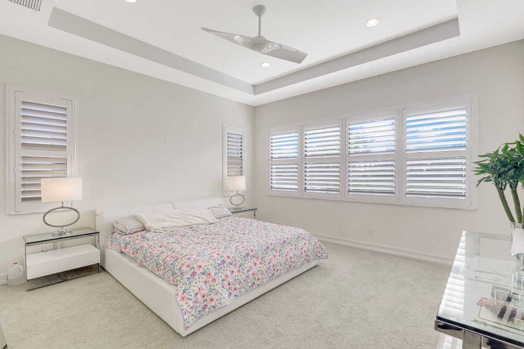 9256 Woodhurst Dr, Naples, FL 34120