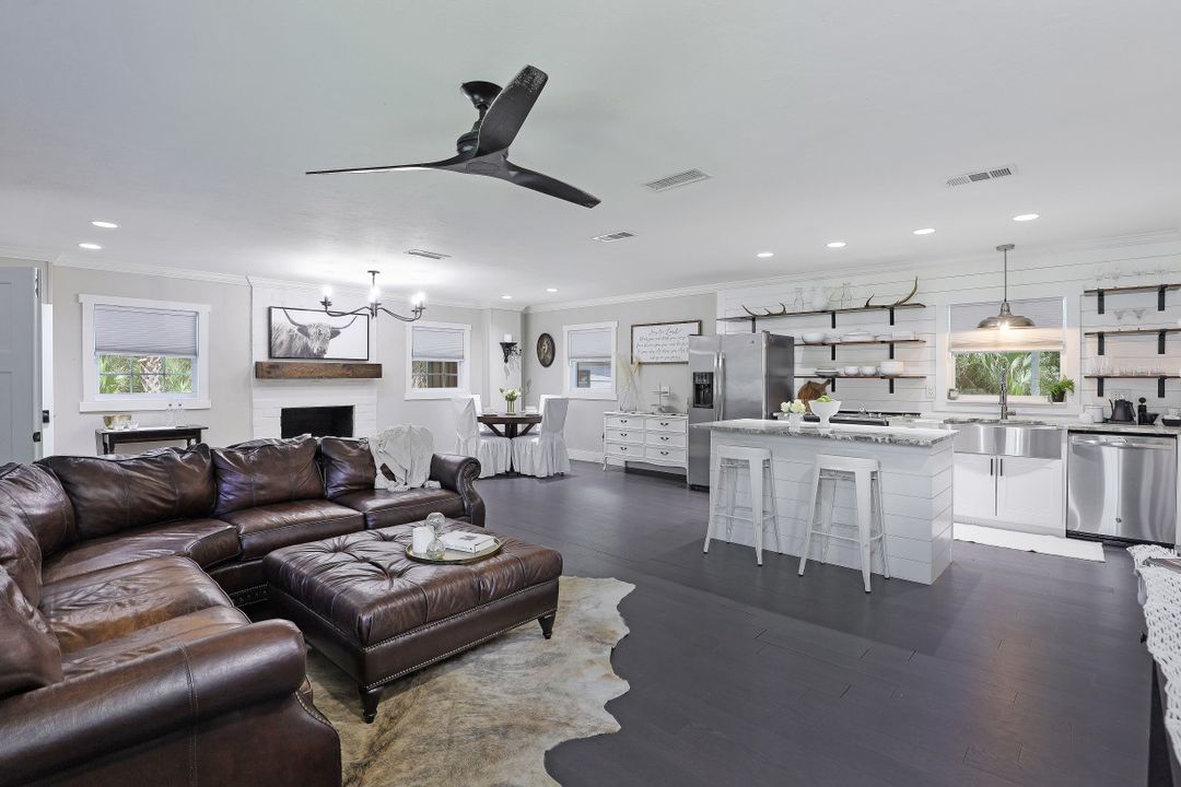 140 5th St NW, Naples, FL 34120