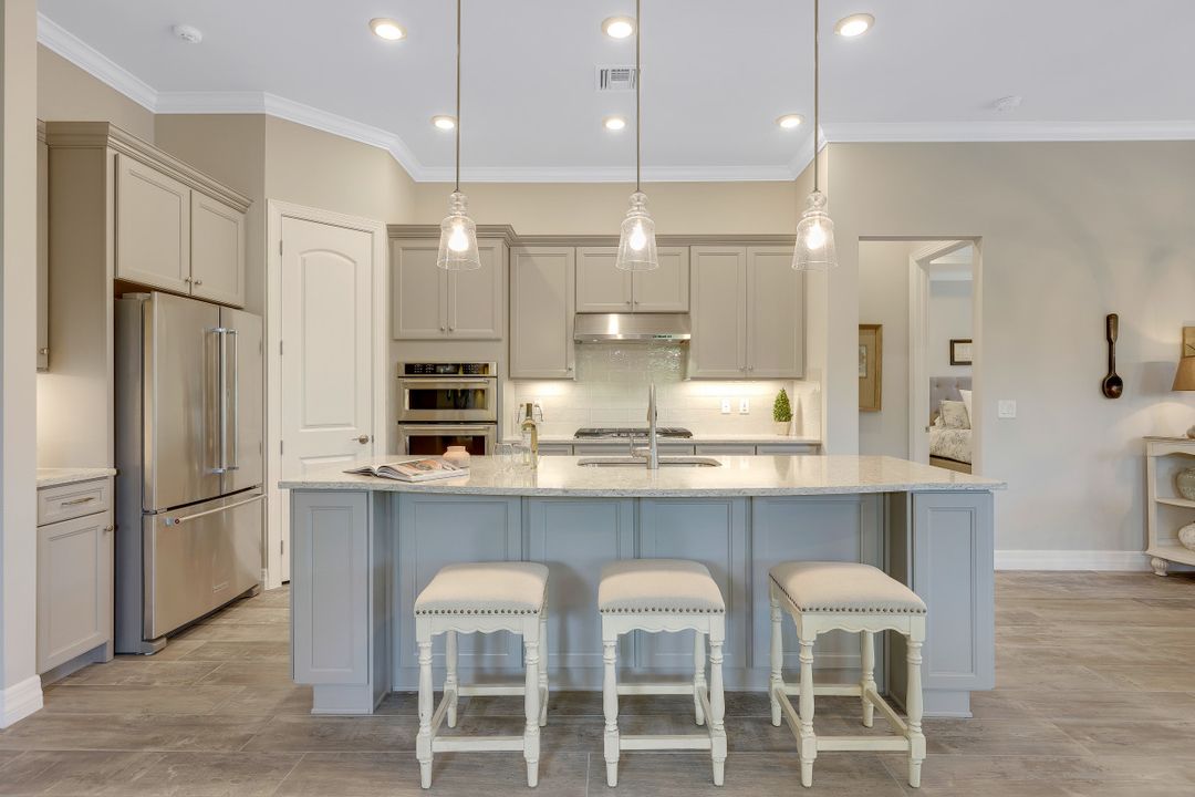 7273 Wilton Dr N, Naples, FL 34109