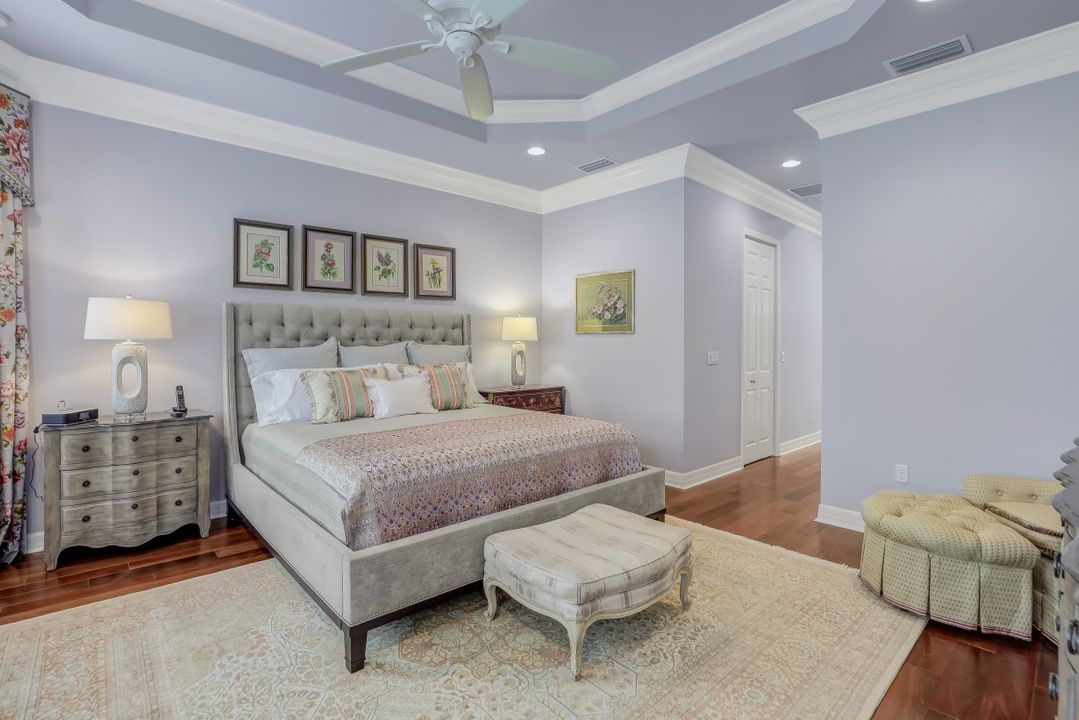 3987 Bering Ct, Naples, FL 34119