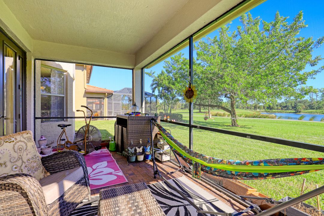 1697 Birdie Dr, Naples, FL 34120