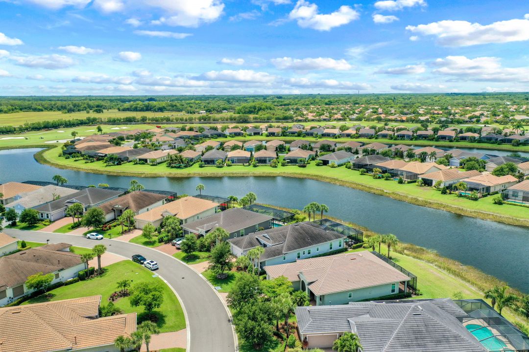 13853 Woodhaven Cir, Fort Myers, FL 33905