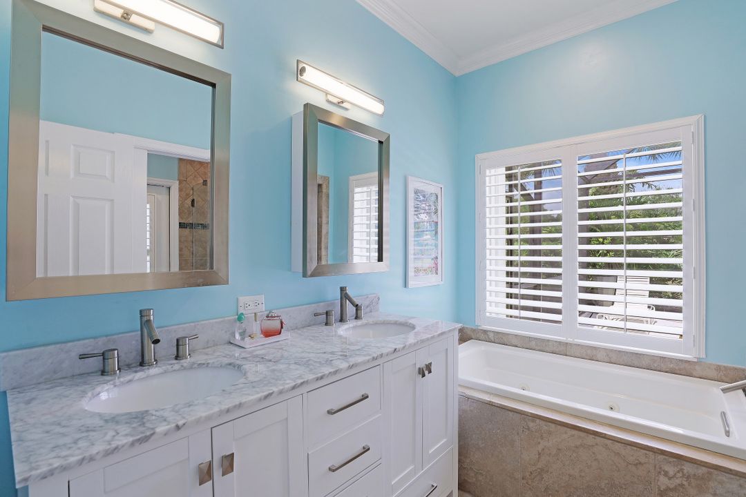 12832 Brynwood Way, Naples, FL 34105