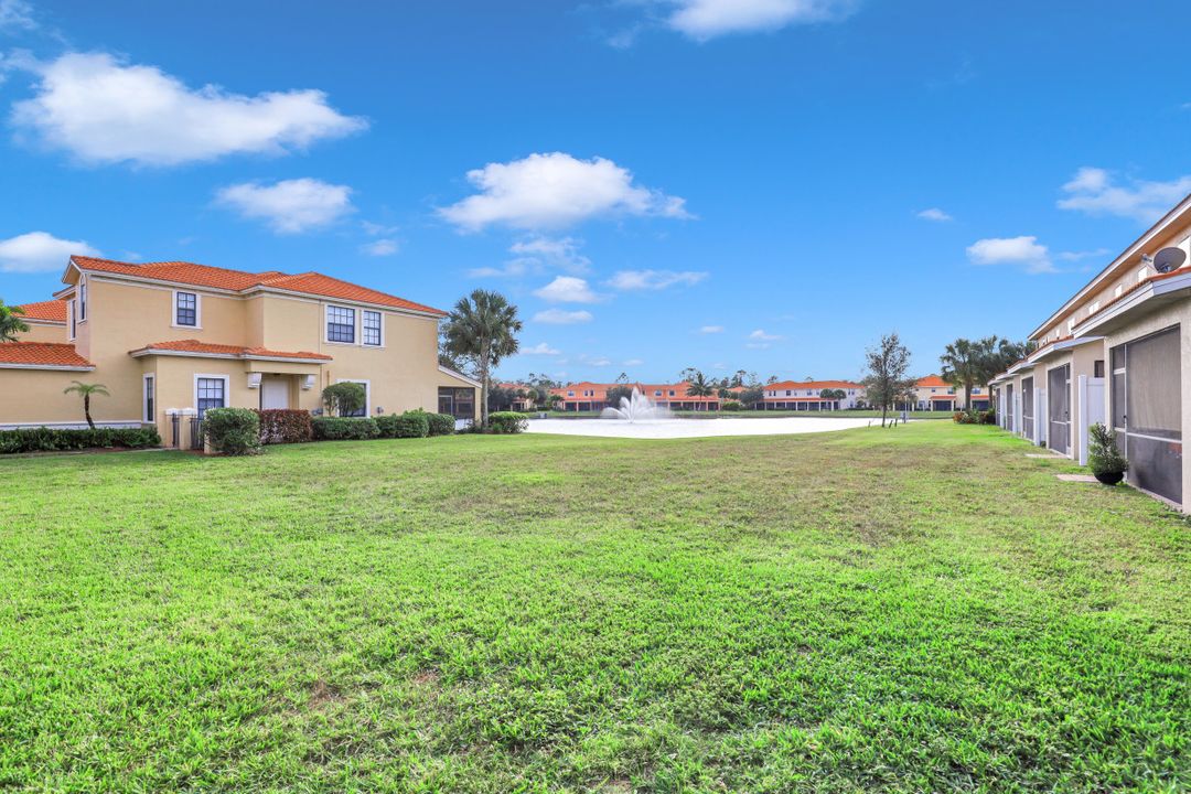 15571 Summit Pl Cir, Naples, FL 34119