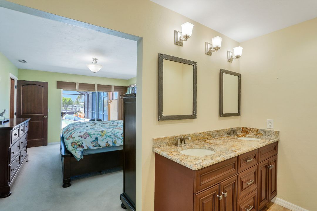 1902 SE 32nd St, Cape Coral, FL 33904