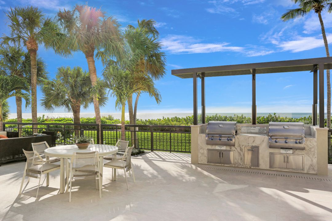 4951 Gulf Shore Blvd #302, Naples, FL 34103