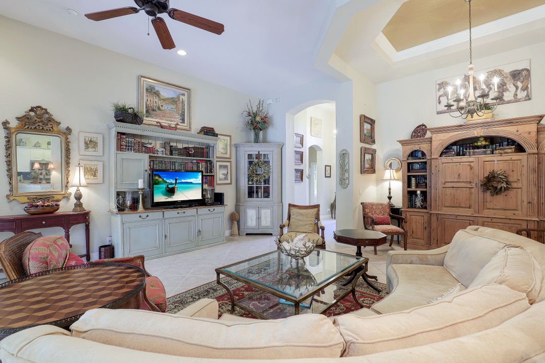 16156 Parque Ln, Naples, FL 34110