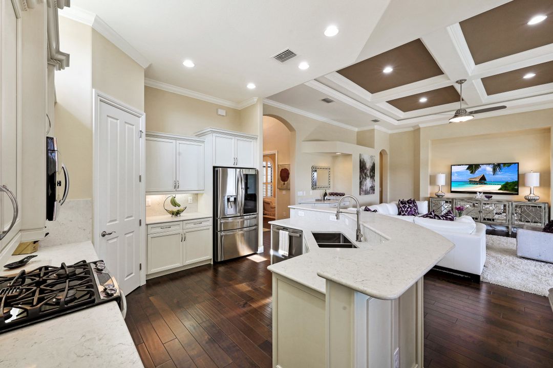 6344 Serano Way, Naples, FL 34113