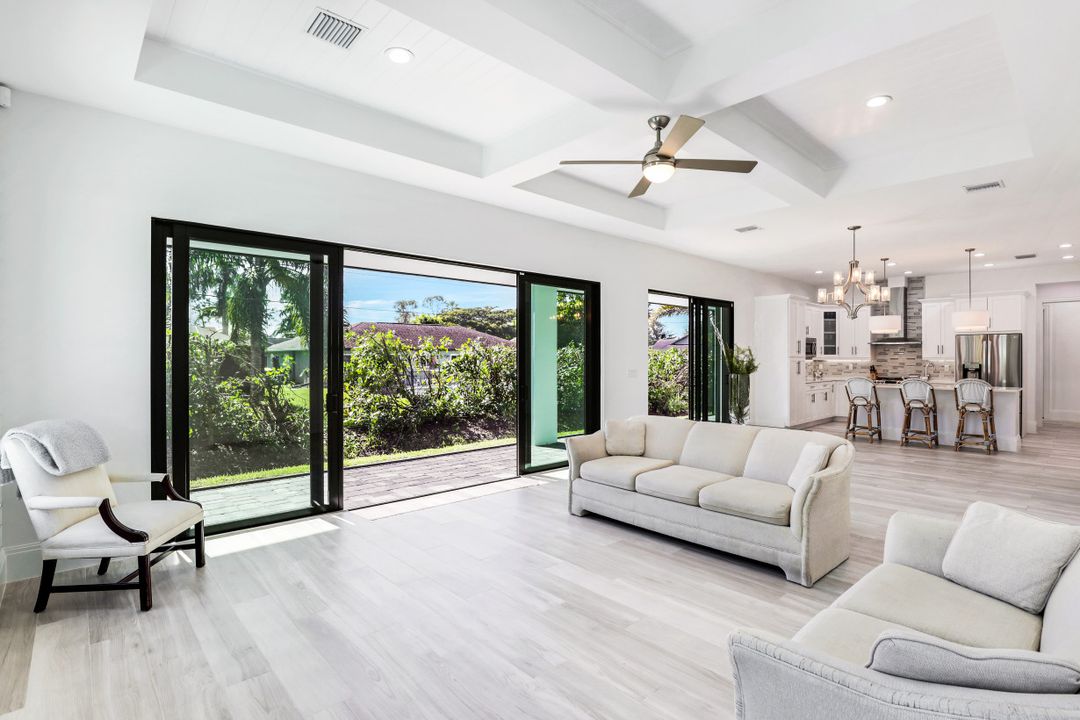 226 Legacy Ct, Naples, FL 34110