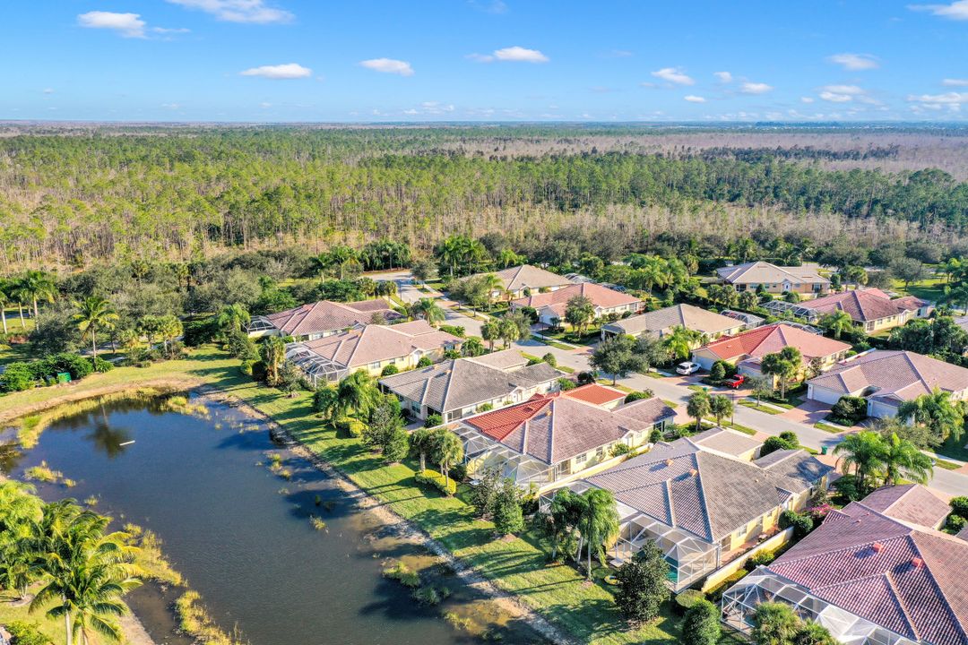 8113 Xenia Ln, Naples, FL 34114