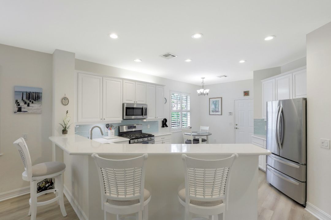 1903 Tarpon Bay Dr N, Naples, FL 34119