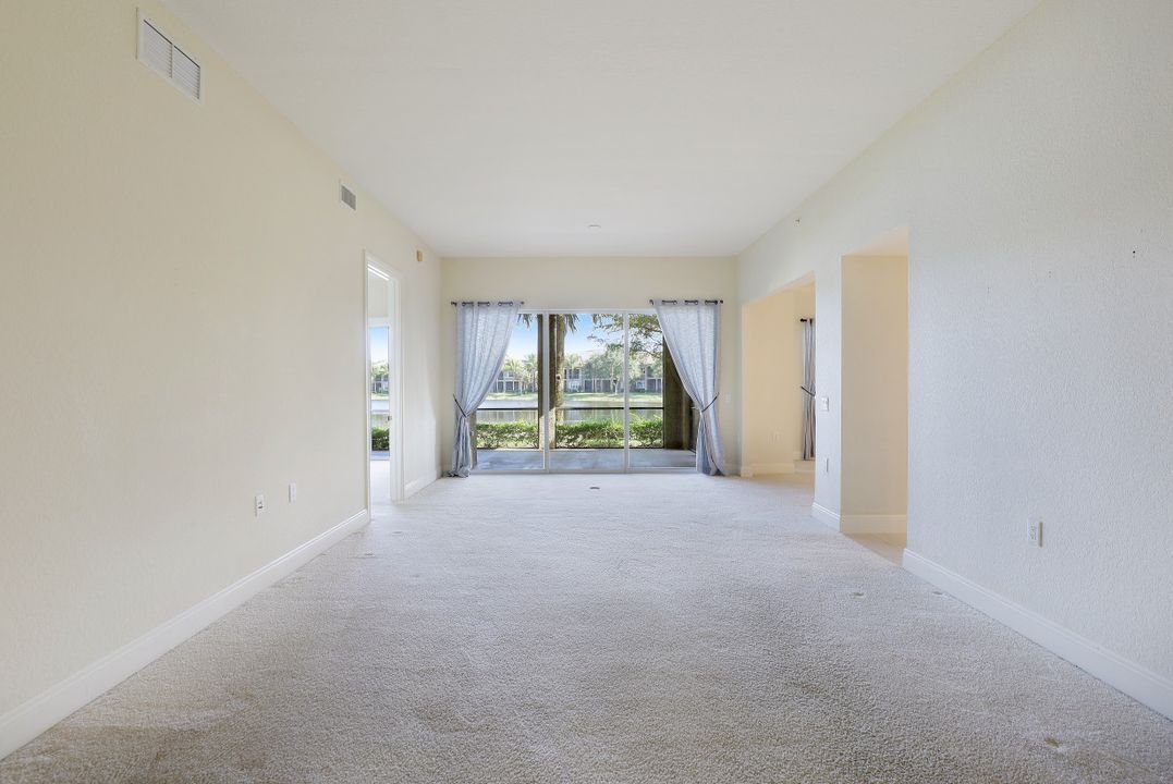 9234 Campanile Cir #102, Naples, FL 34114