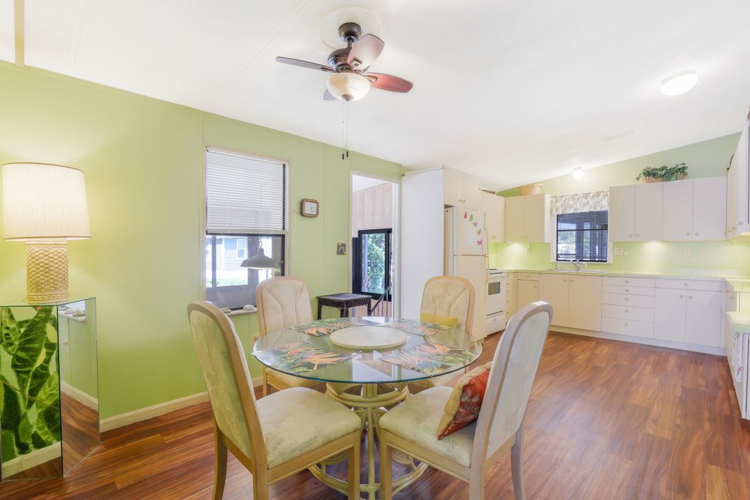 211 Grosbeak Ln, Naples, FL 34114