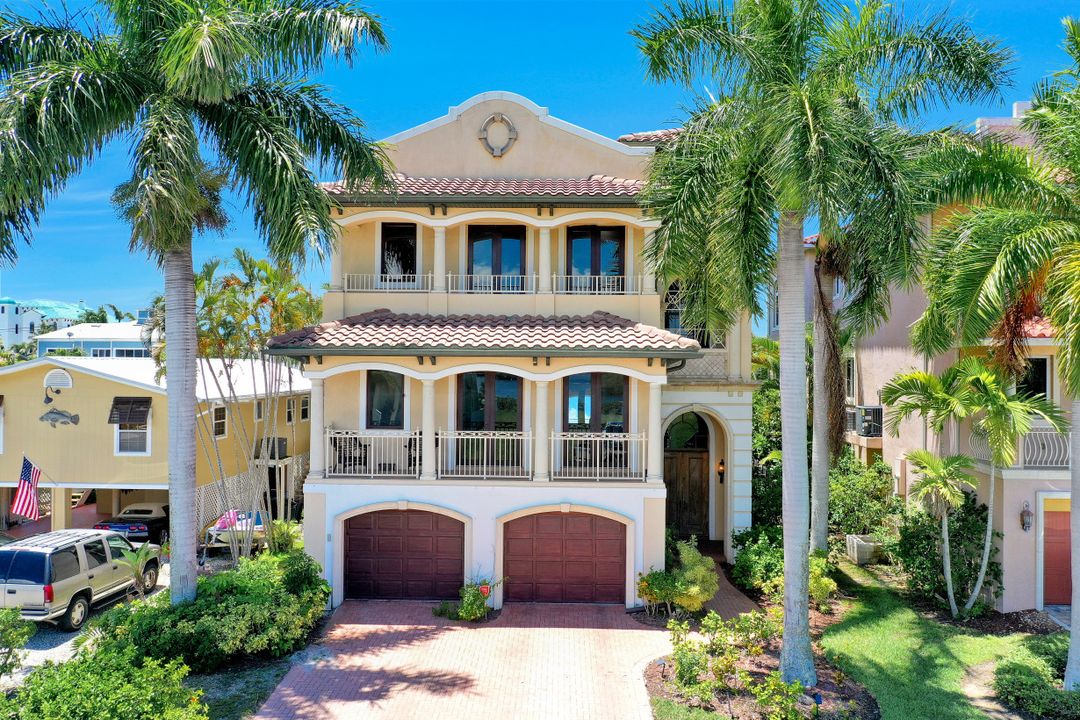 27810 Forester Dr, Bonita Springs, FL 34134