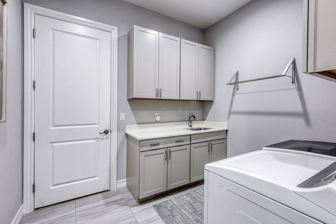 3125 Capistrano Ln, Naples, FL 34114