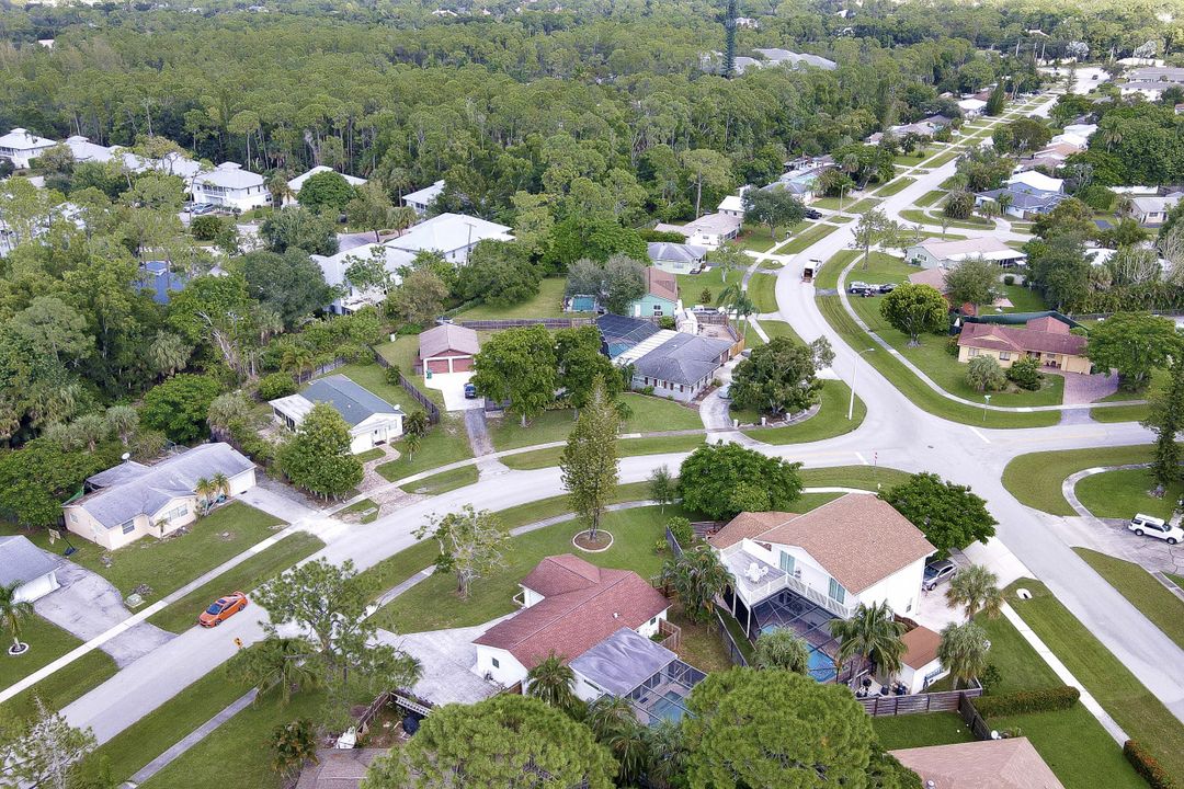 2824 Poinciana St, Naples, FL 34105