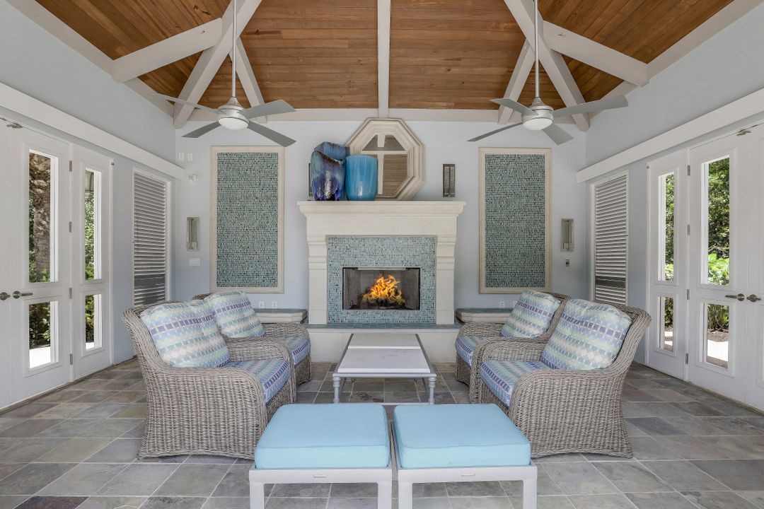 445 Cove Tower Dr #1402, Naples, FL 34110