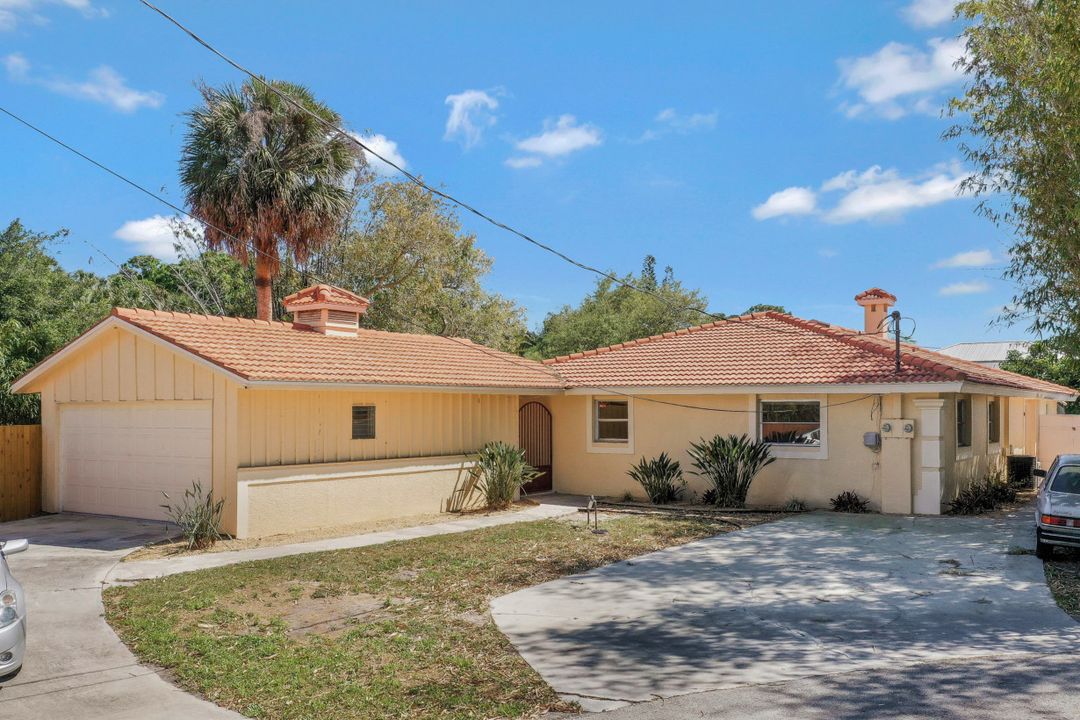 9820 Montana Ct, Bonita Springs, FL 34135