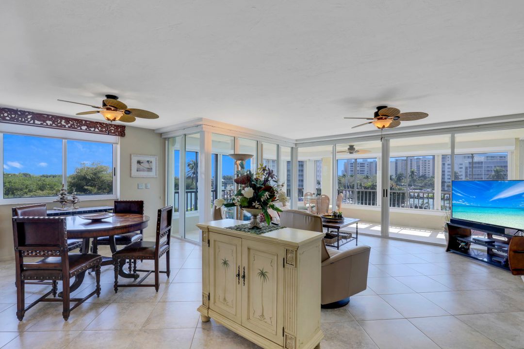 25 Bluebill Ave #201, Naples, FL 34108