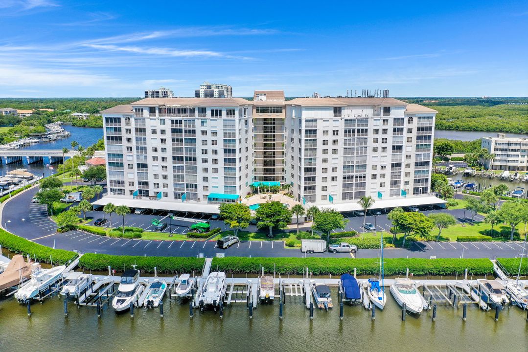 13105 Vanderbilt Dr #408, Naples, FL 34110