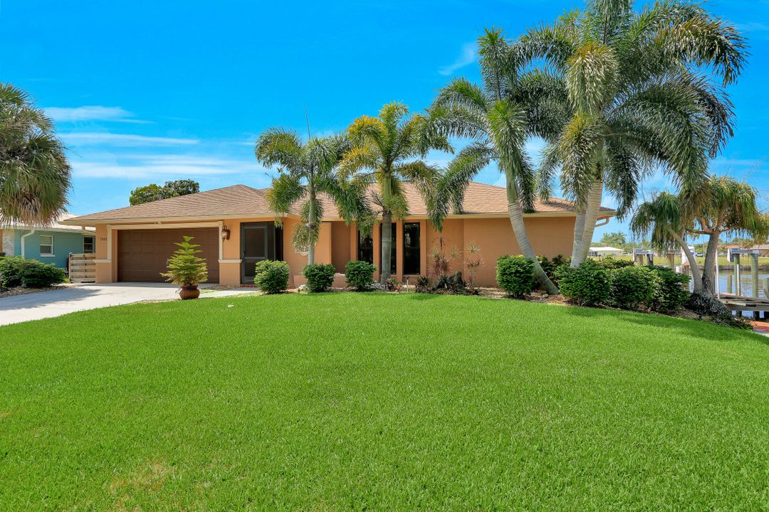 1902 SE 32nd St, Cape Coral, FL 33904
