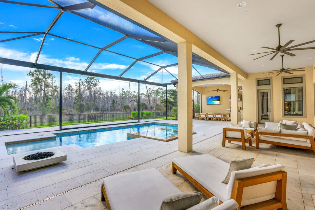 9086 Sorreno Ct, Naples, FL 34119