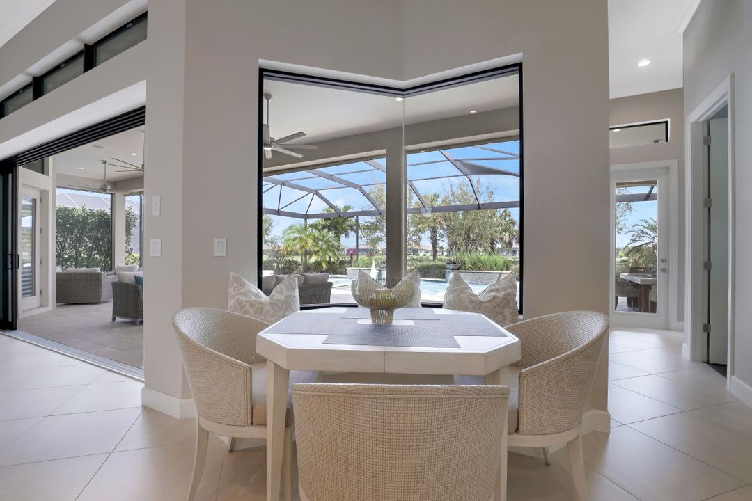 9067 Sorreno Ct, Naples, FL 34114