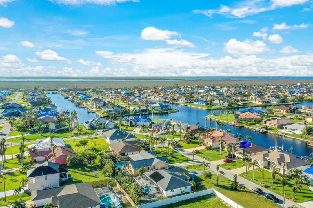 2710 SW 37th St, Cape Coral, FL 33914