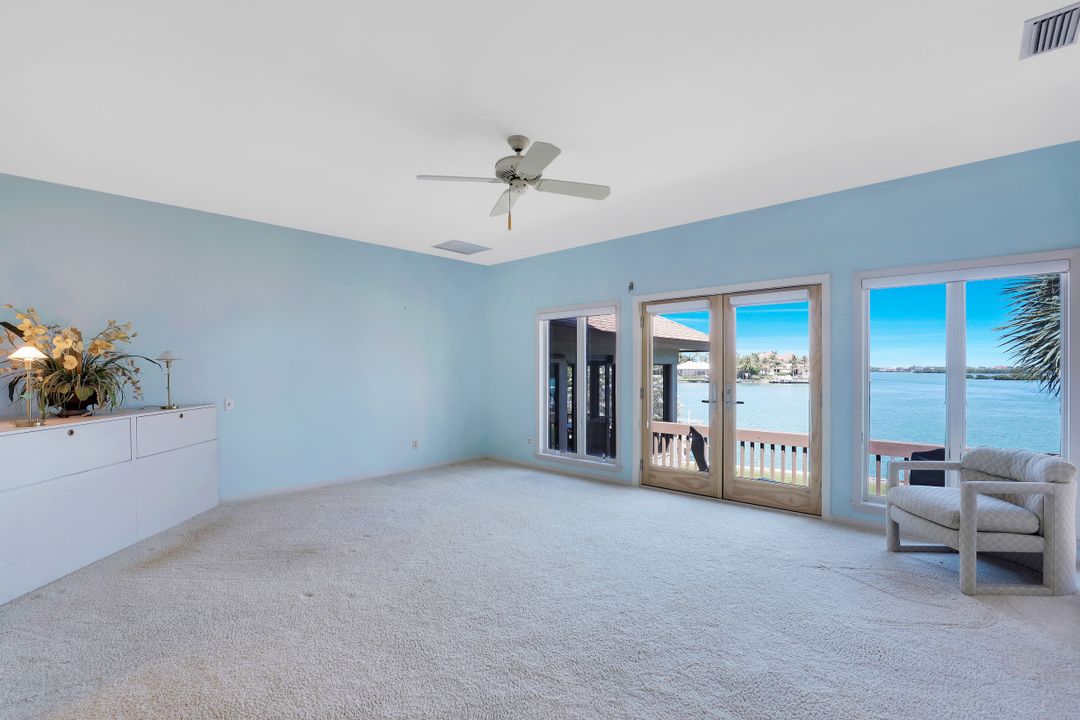 1011 Pettit Ct, Marco Island, FL 34145