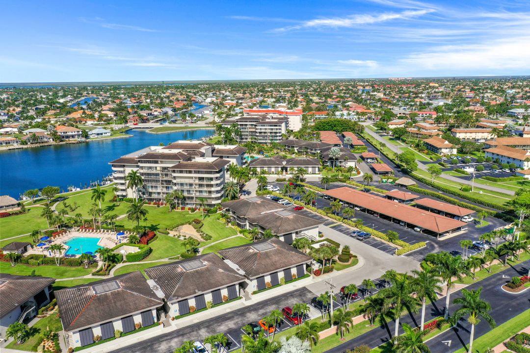 633 Seaview Ct #M-4, Marco Island, FL 34145