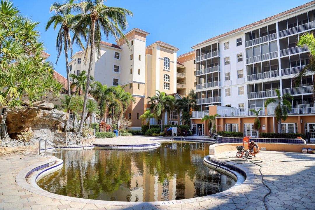 400 Flagship Dr, Naples, FL 34108