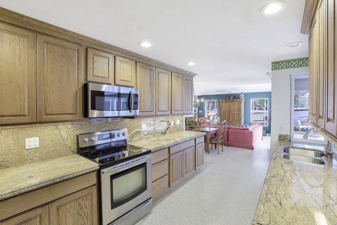 427 Nassau Ct, Marco Island, FL 34145