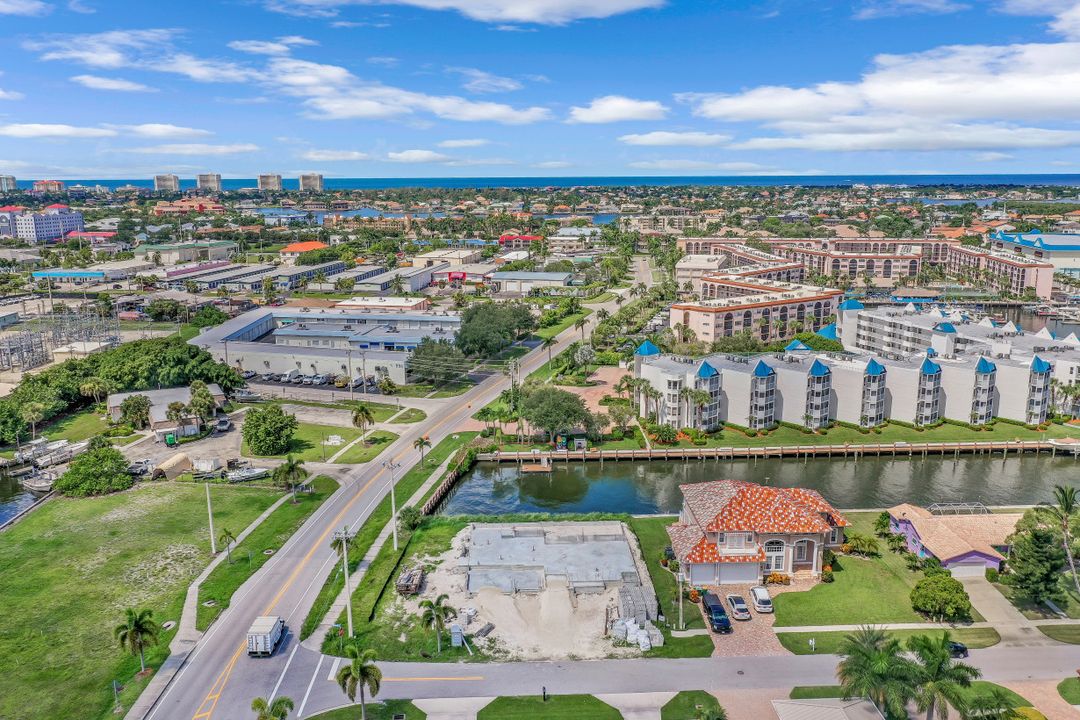 1200 Redwood Ct, Marco Island, FL 34145