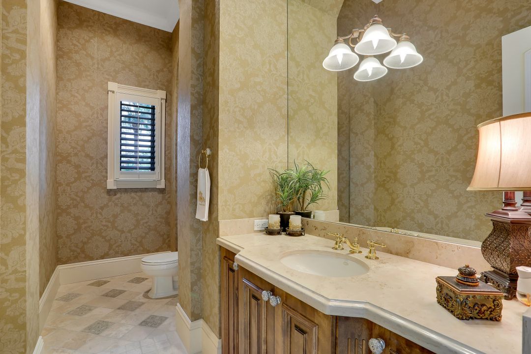 4642 Idylwood Ln, Naples, FL 34119