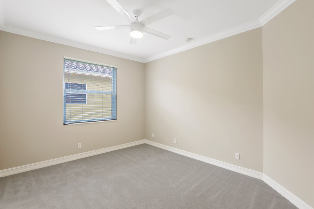 10237 S Silver Palm Dr, Estero, FL 33928