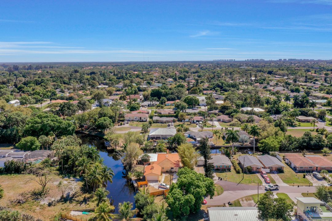 9820 Montana Ct, Bonita Springs, FL 34135