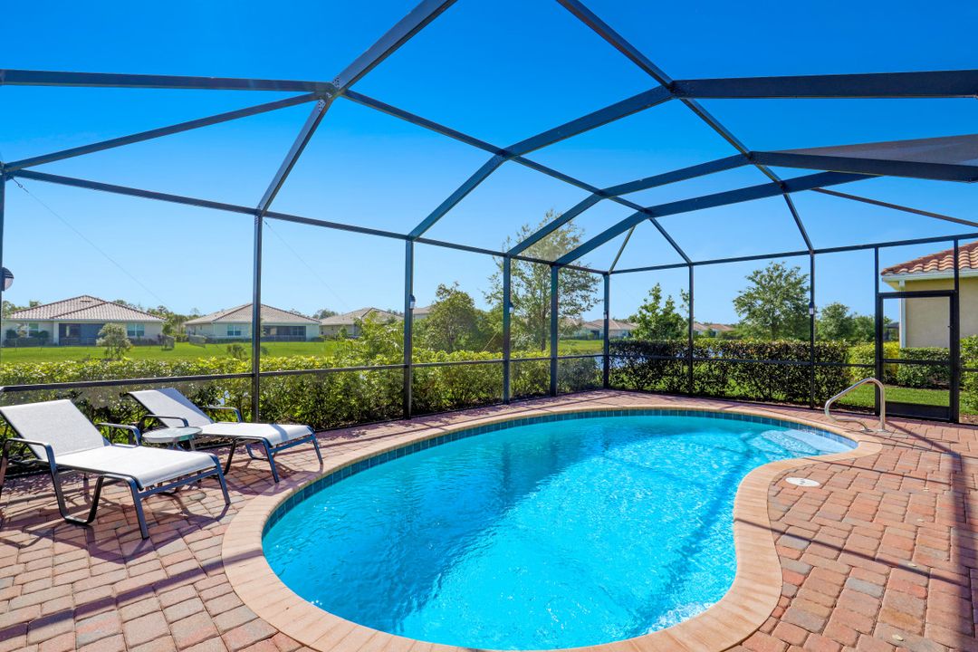 2262 Vermont Ln, Naples, FL 34120