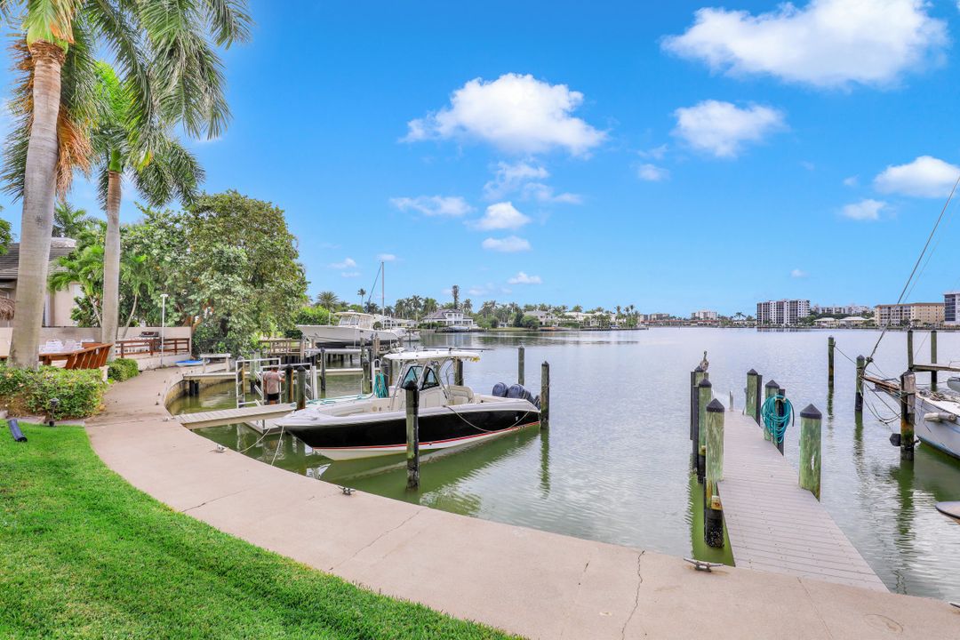 344 Harbour Dr, Naples, FL 34103