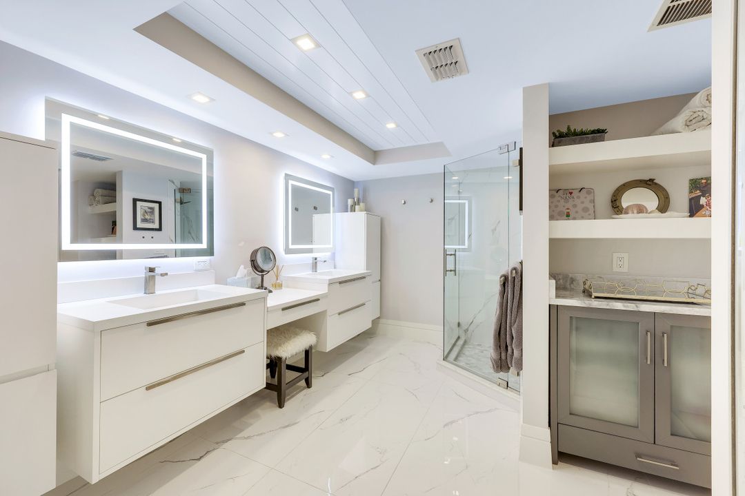 4451 Gulf Shore Blvd N #302, Naples, FL 34103