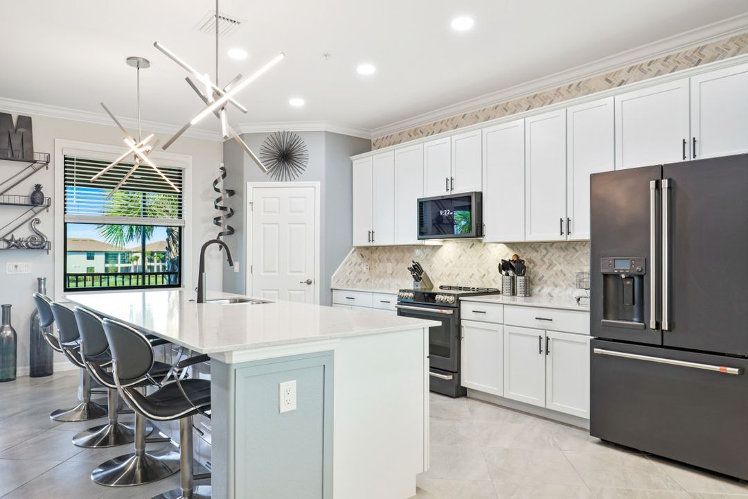 2363 Montserrat Ln #33 -202 , Naples, FL 34120