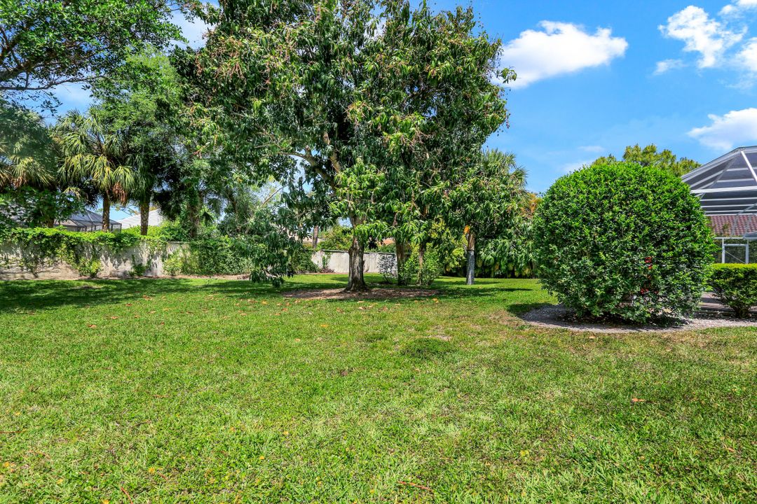 7359 Stonegate Dr, Naples, FL 34109