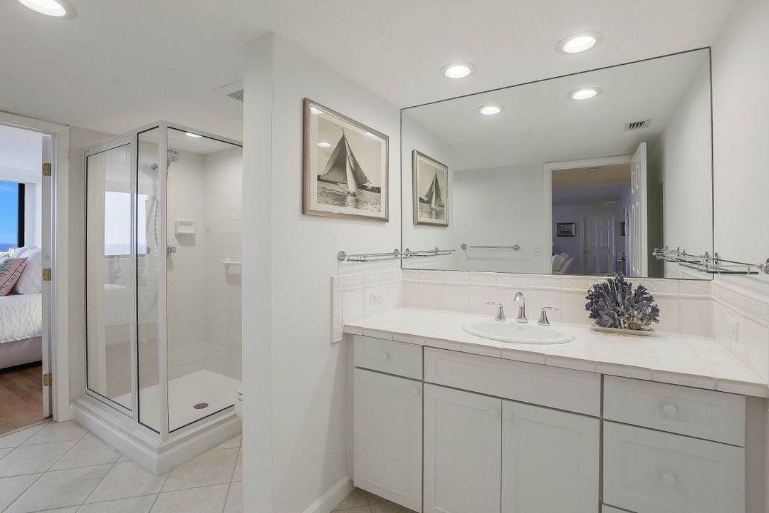 5601 Turtle Bay Dr #802, Naples, FL 34108