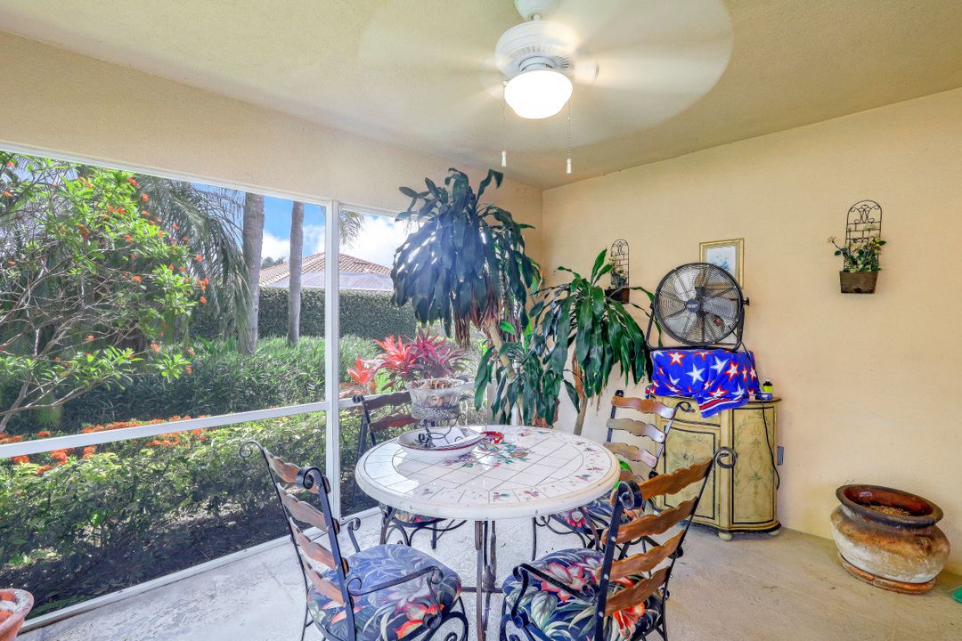 4280 Redonda Ln, Naples, FL 34119