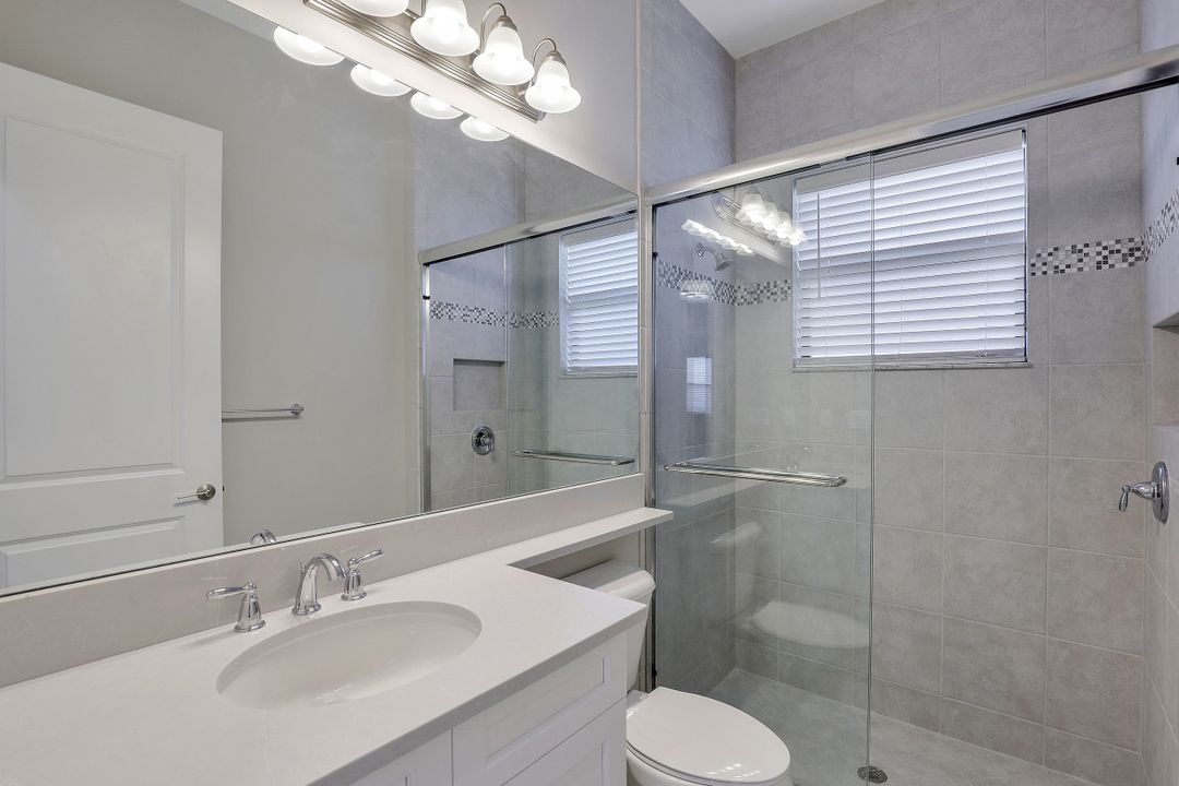 4549 Kensington Cir, Naples, FL 34119